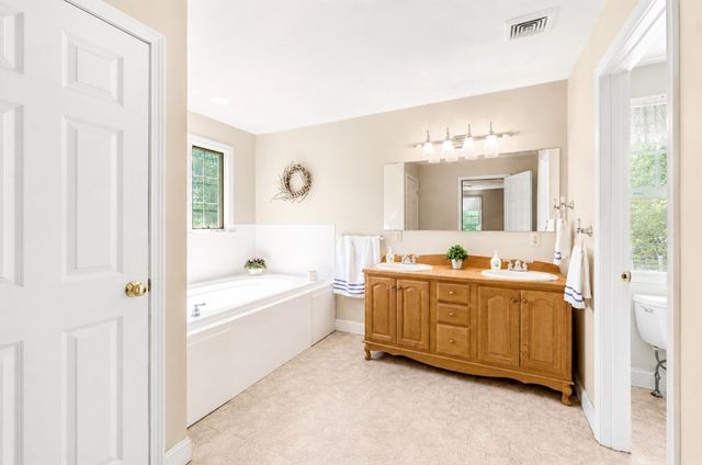 323 Oakhill Ave, Attleboro, MA 02703