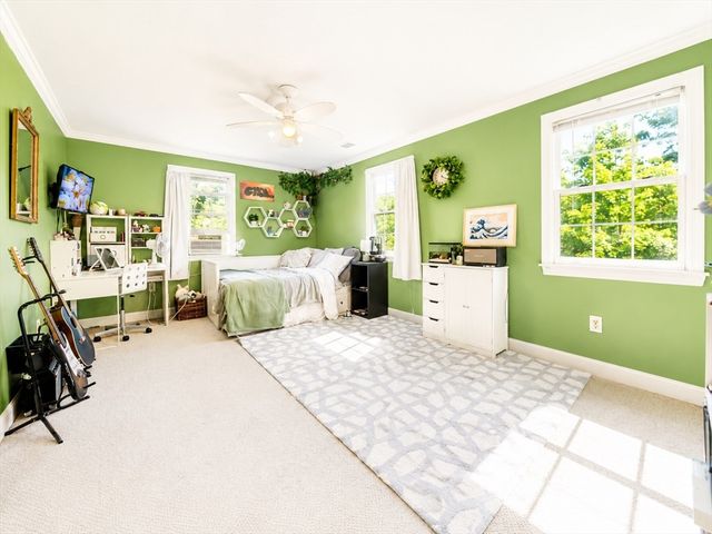 323 Oakhill Ave, Attleboro, MA 02703