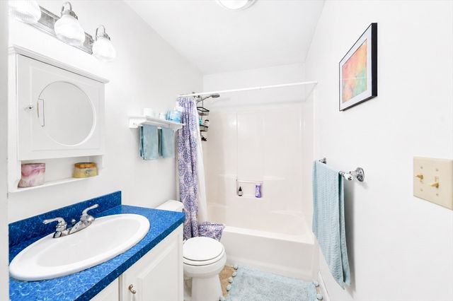 323 Oakhill Ave, Attleboro, MA 02703