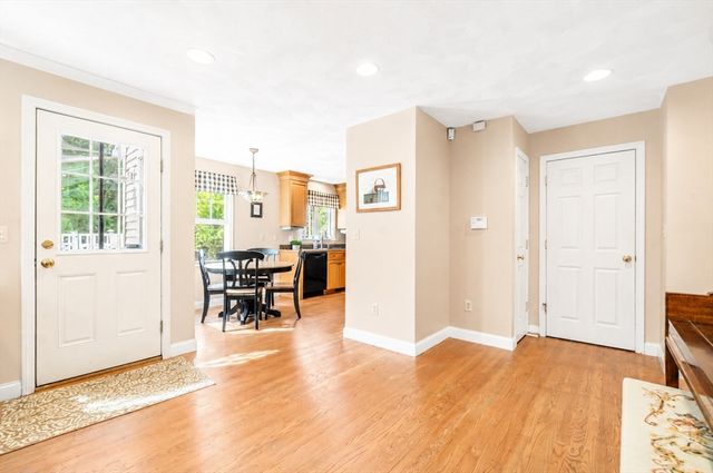 323 Oakhill Ave, Attleboro, MA 02703