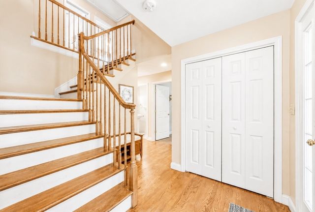 323 Oakhill Ave, Attleboro, MA 02703