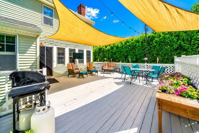 323 Oakhill Ave, Attleboro, MA 02703