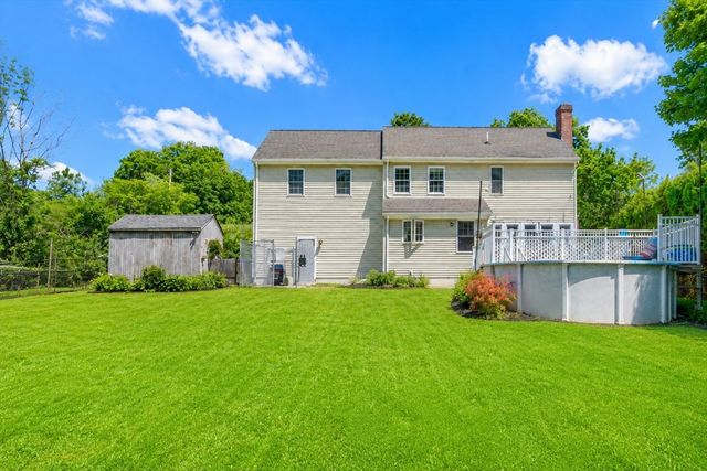323 Oakhill Ave, Attleboro, MA 02703