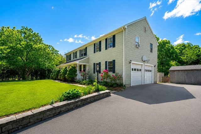 323 Oakhill Ave, Attleboro, MA 02703
