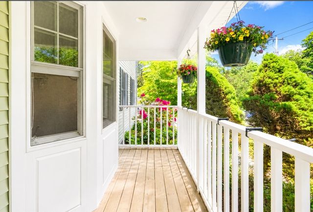 323 Oakhill Ave, Attleboro, MA 02703