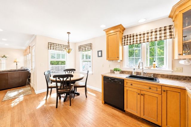 323 Oakhill Ave, Attleboro, MA 02703