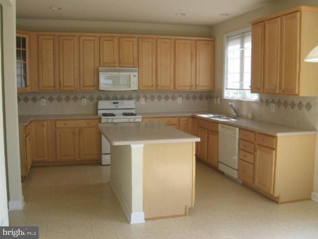 4207 TALON DR, Dumfries, VA 22025