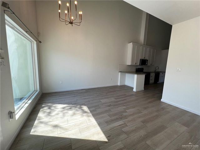 2120 Date Palm Avenue B, Mcallen, TX 78501