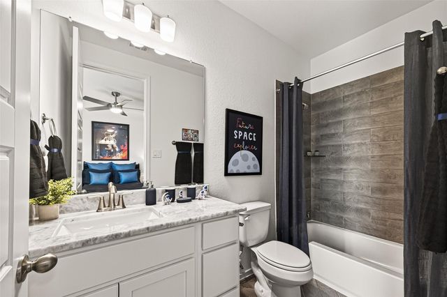 13610 Lago Vista Drive, Iowa Colony, TX 77583