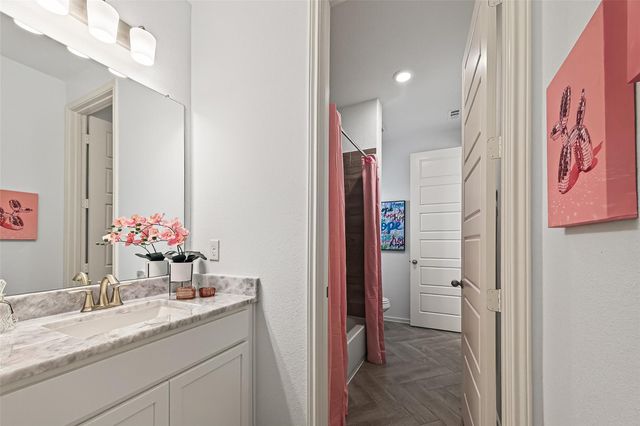 13610 Lago Vista Drive, Iowa Colony, TX 77583