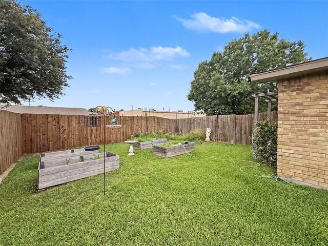 2910 Sweet Gum Street, Garland, TX 75044