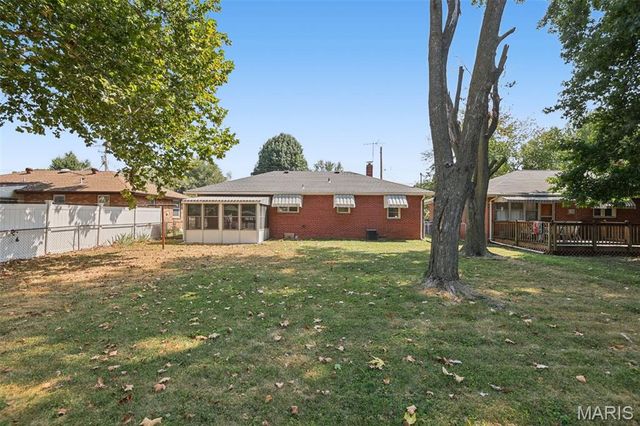 1142 Beaumont Street, Alton, IL 62002
