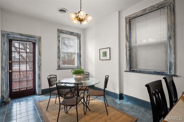 4334 Lindell Boulevard, St Louis, MO 63108