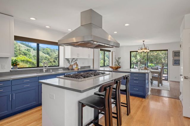 5160 Old Redwood Road, Oakland, CA 94619