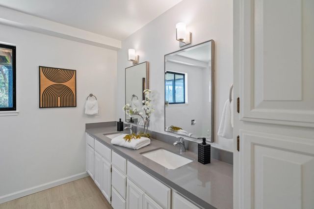 5160 Old Redwood Road, Oakland, CA 94619