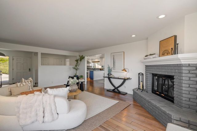 5160 Old Redwood Road, Oakland, CA 94619