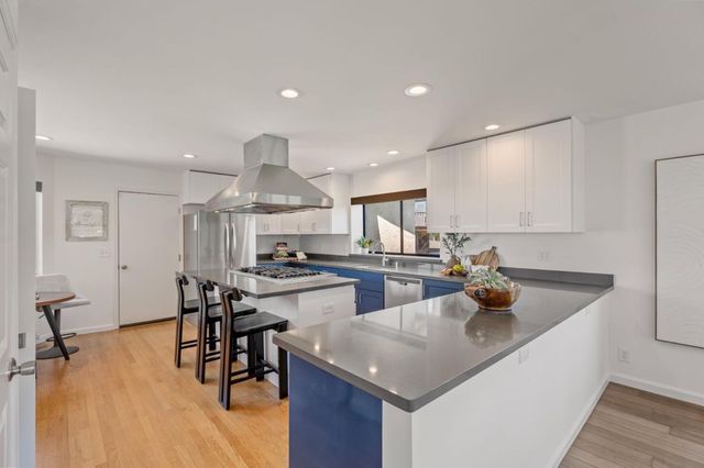 5160 Old Redwood Road, Oakland, CA 94619