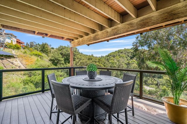 5160 Old Redwood Road, Oakland, CA 94619