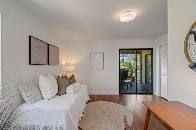 5160 Old Redwood Road, Oakland, CA 94619
