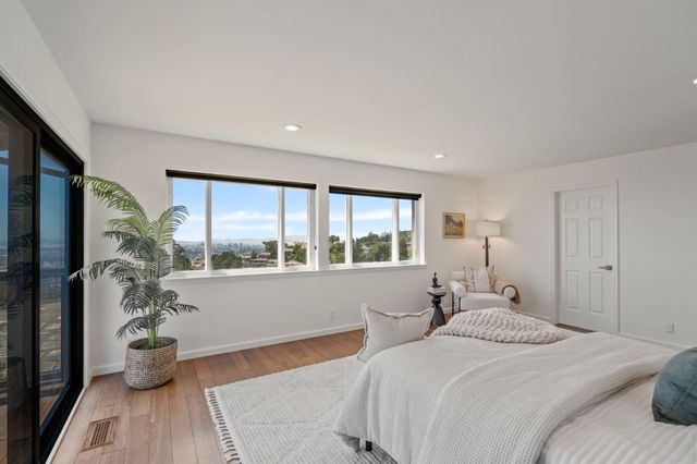 5160 Old Redwood Road, Oakland, CA 94619