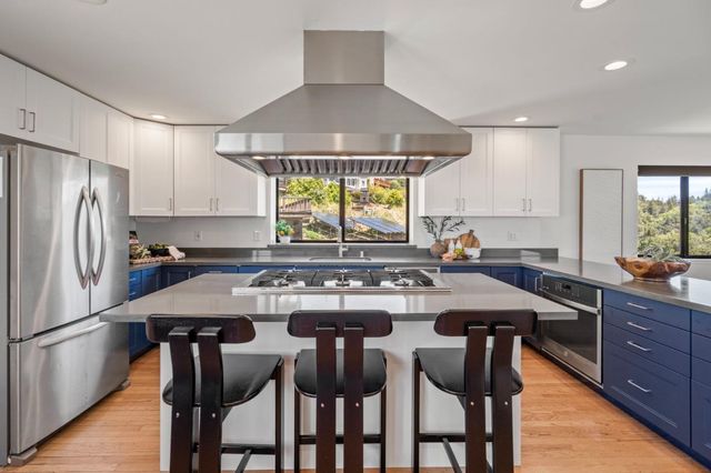 5160 Old Redwood Road, Oakland, CA 94619