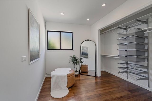 5160 Old Redwood Road, Oakland, CA 94619