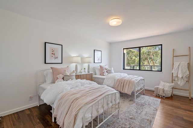 5160 Old Redwood Road, Oakland, CA 94619