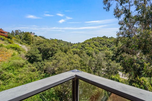 5160 Old Redwood Road, Oakland, CA 94619