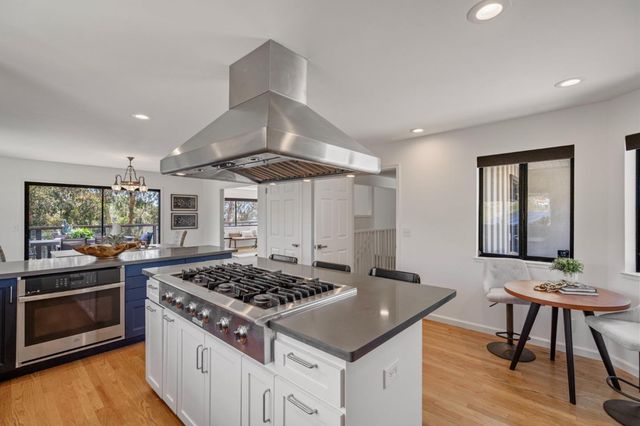 5160 Old Redwood Road, Oakland, CA 94619