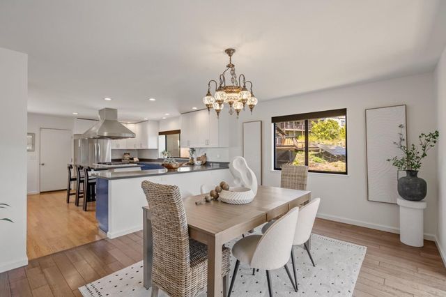 5160 Old Redwood Road, Oakland, CA 94619