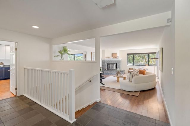 5160 Old Redwood Road, Oakland, CA 94619