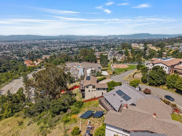 5160 Old Redwood Road, Oakland, CA 94619