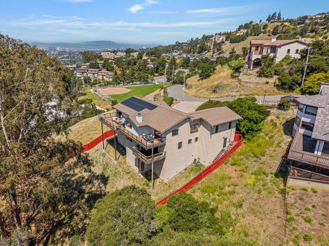 5160 Old Redwood Road, Oakland, CA 94619