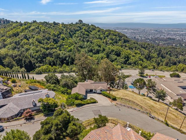 5160 Old Redwood Road, Oakland, CA 94619