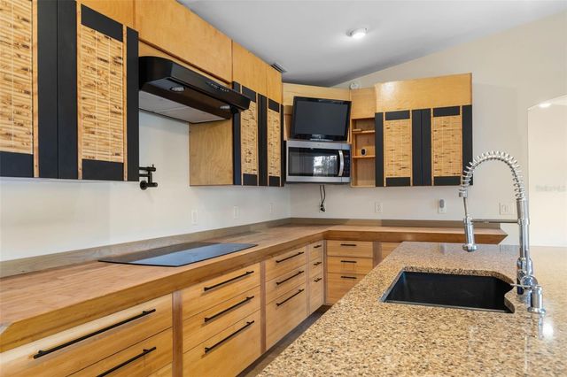 322 WELLINGTON DRIVE, Palm Coast, FL 32164