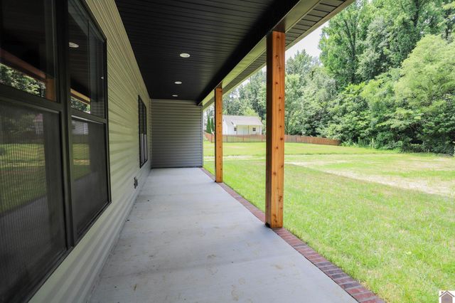8335 Danube Drive, West Paducah, KY 42086
