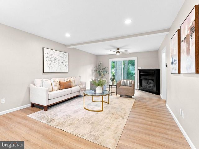 106 LAKESIDE DR, Glassboro, NJ 08028