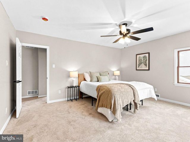 106 LAKESIDE DR, Glassboro, NJ 08028