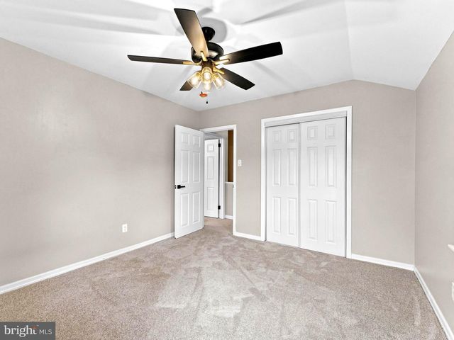 106 LAKESIDE DR, Glassboro, NJ 08028