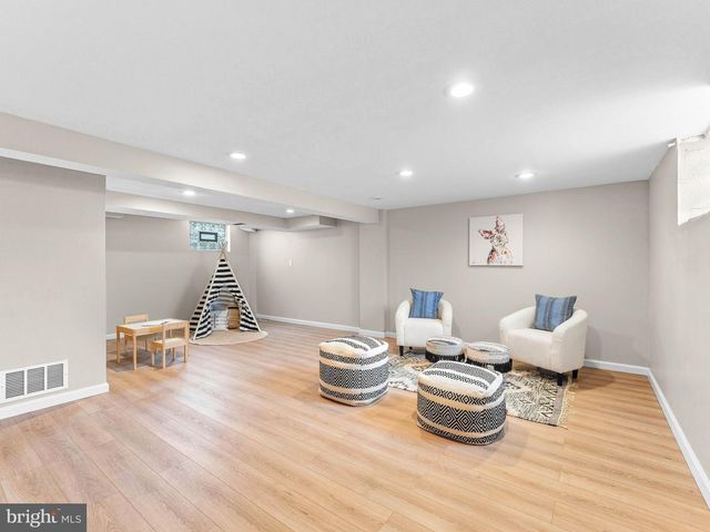 106 LAKESIDE DR, Glassboro, NJ 08028