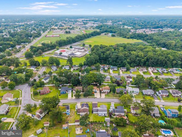 106 LAKESIDE DR, Glassboro, NJ 08028