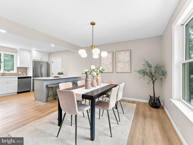 106 LAKESIDE DR, Glassboro, NJ 08028