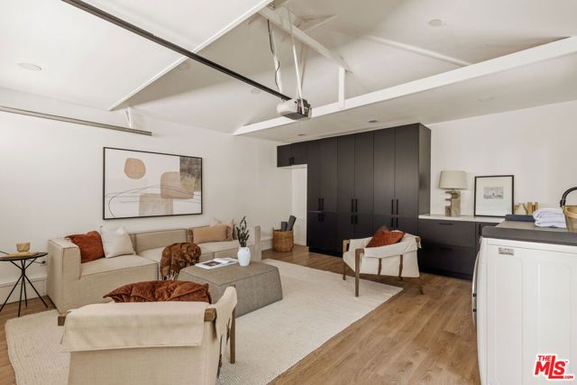 6632 W 83rd Street, Los Angeles, CA 90045