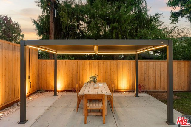 6632 W 83rd Street, Los Angeles, CA 90045