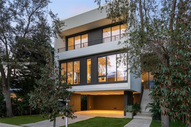 3551 Crystal Ct, Miami, FL 33133