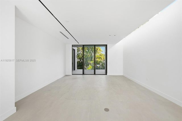 3551 Crystal Ct, Miami, FL 33133