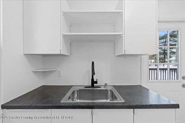 2106 Coolridge Road, Holt, MI 48842