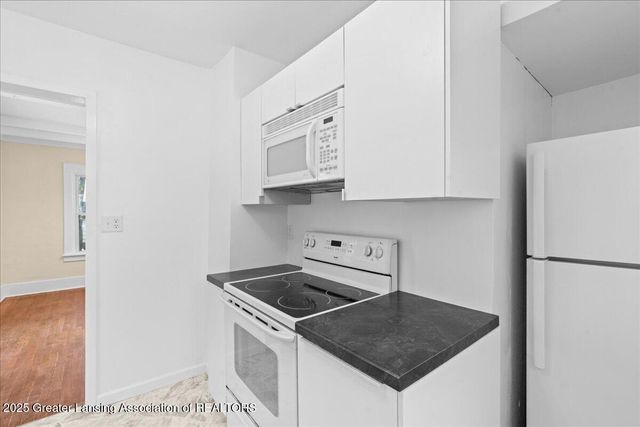 2106 Coolridge Road, Holt, MI 48842