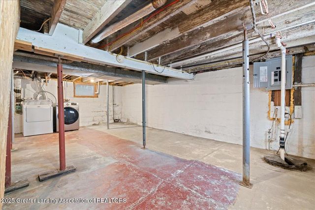 2106 Coolridge Road, Holt, MI 48842