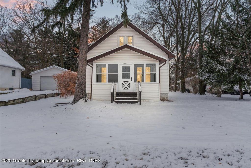 2106 Coolridge Road, Holt, MI 48842